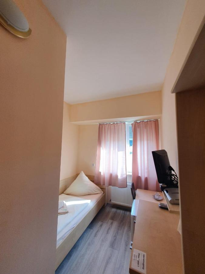 Unterkunfte Bora Gmbh Gaimersheim Bagian luar foto